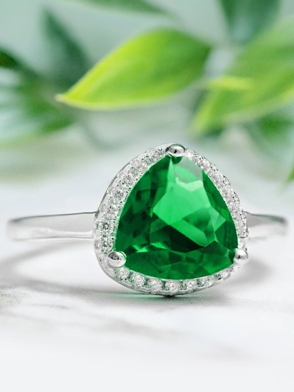 Emerald Green Trillion Gemstone Ring, real 925 Sterling Silver Charmed Aroma
